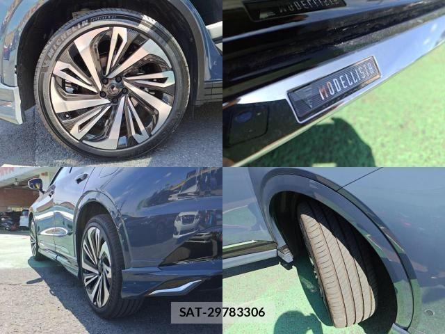 Toyota CROWN ESTATE 2025-11 8229367-7