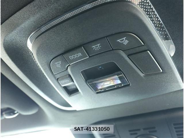 Toyota CROWN ESTATE 2025-07 8354207-10