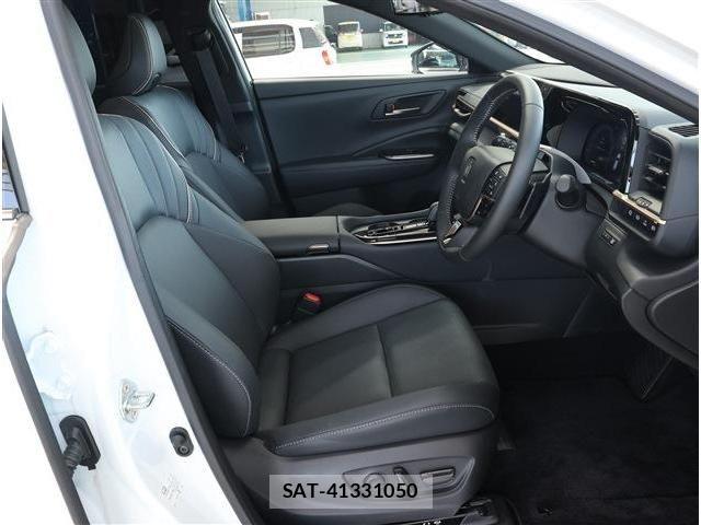 Toyota CROWN ESTATE 2025-07 8354207-12