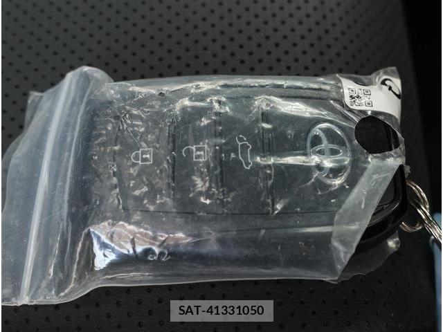 Toyota CROWN ESTATE 2025-07 8354207-16