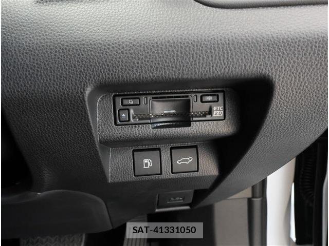 Toyota CROWN ESTATE 2025-07 8354207-29