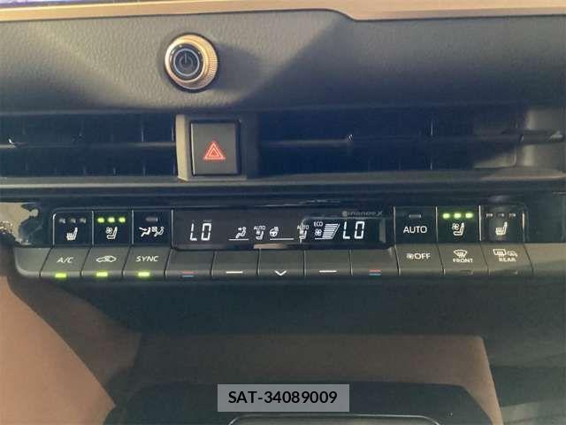 Toyota CROWN ESTATE 2025-07 8365259-13