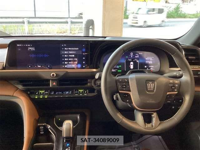 Toyota CROWN ESTATE 2025-07 8365259-1