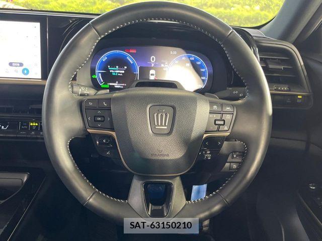 Toyota CROWN ESTATE 2025-05 8365258-11