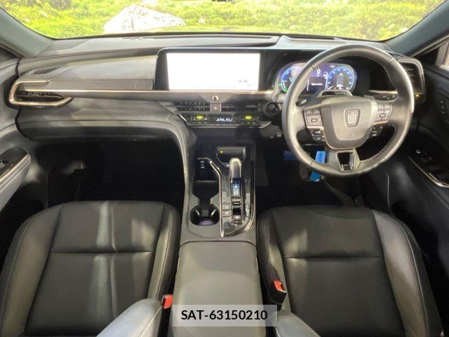 Toyota CROWN ESTATE 2025-05 8365258-2