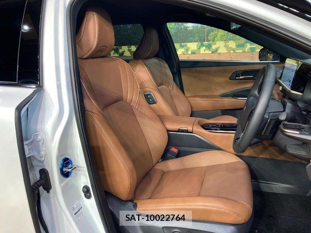 Toyota CROWN ESTATE 2025-10 8561529-7