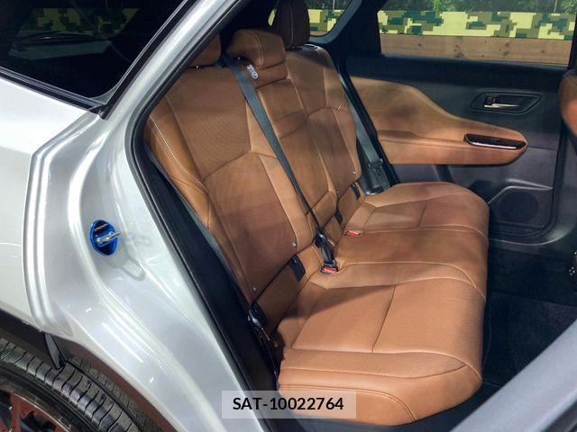 Toyota CROWN ESTATE 2025-10 8561529-8