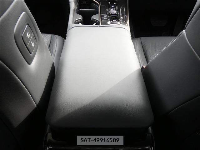 Toyota CROWN ESTATE 2025-09 8741320-18