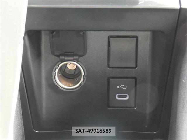 Toyota CROWN ESTATE 2025-09 8741320-21