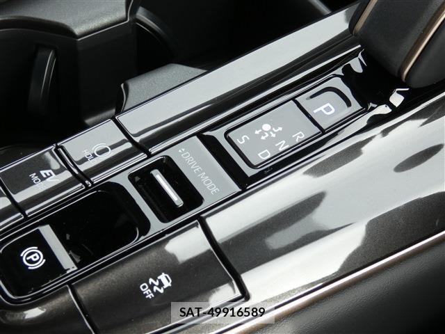 Toyota CROWN ESTATE 2025-09 8741320-22