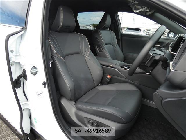 Toyota CROWN ESTATE 2025-09 8741320-27