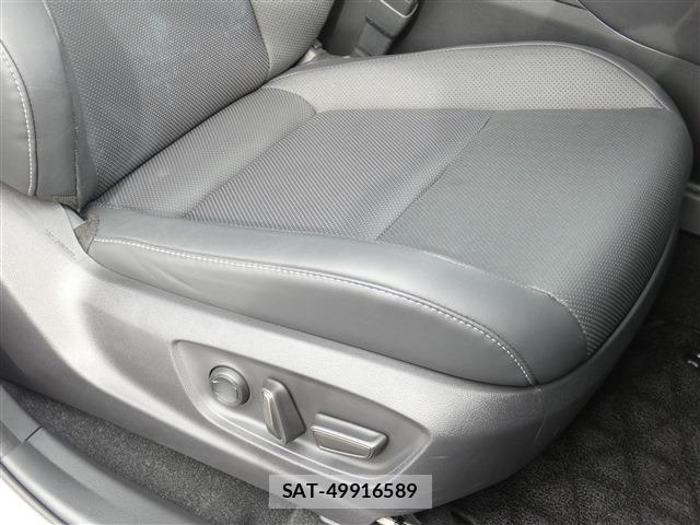 Toyota CROWN ESTATE 2025-09 8741320-29