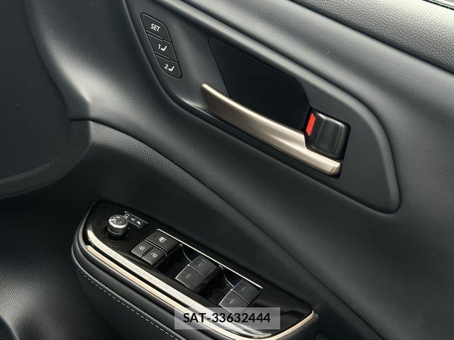 Toyota CROWN ESTATE 2025-09 8828361-13
