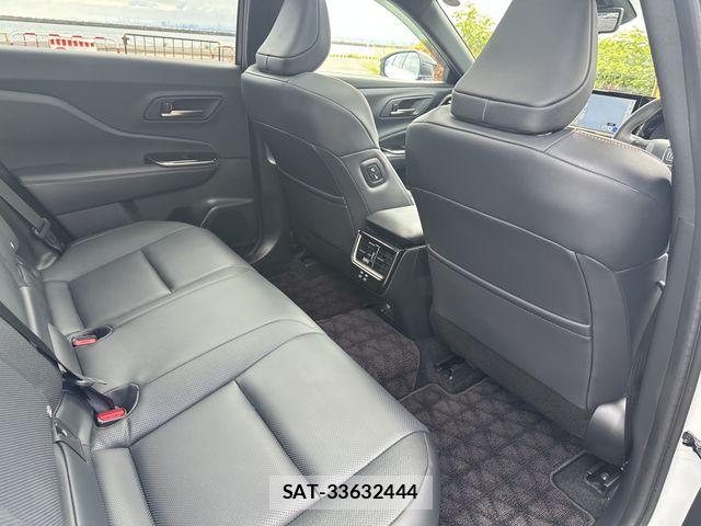 Toyota CROWN ESTATE 2025-09 8828361-18