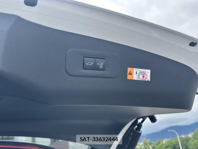 Toyota CROWN ESTATE 2025-09 8828361-19