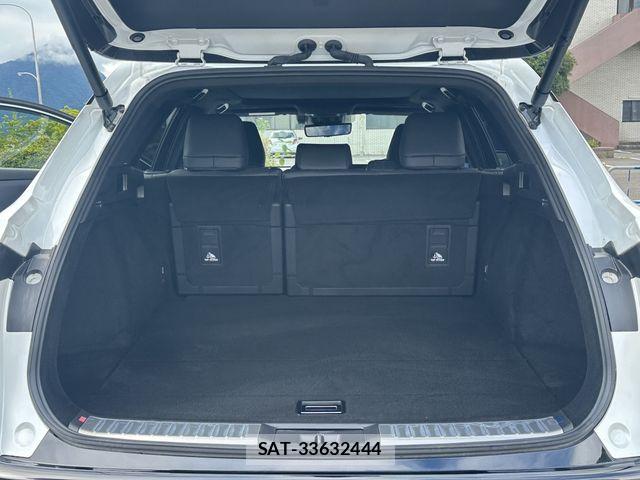 Toyota CROWN ESTATE 2025-09 8828361-21