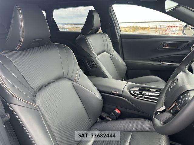 Toyota CROWN ESTATE 2025-09 8828361-5