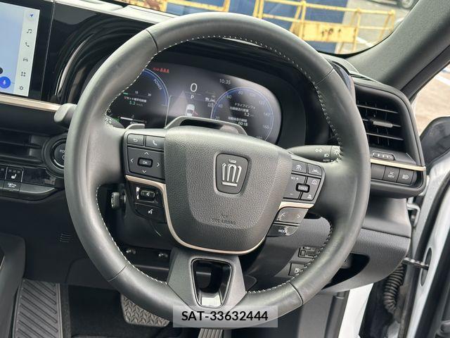 Toyota CROWN ESTATE 2025-09 8828361-8