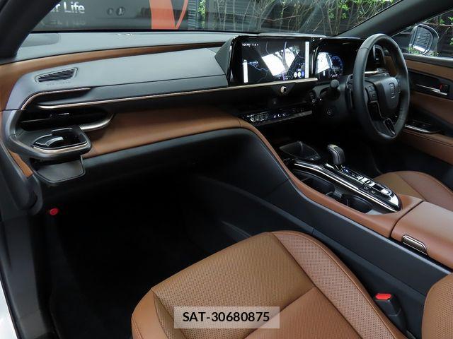 Toyota CROWN ESTATE 2025-08 8870693-24