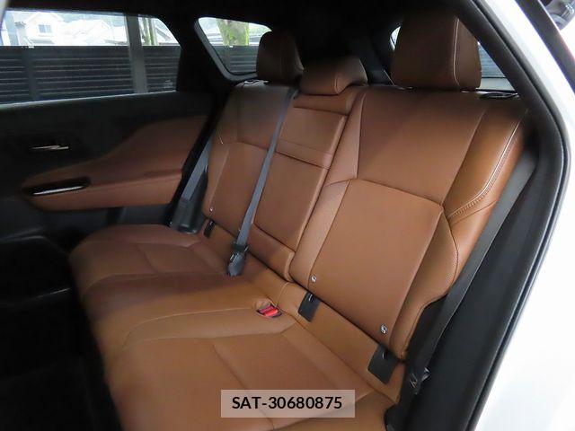 Toyota CROWN ESTATE 2025-08 8870693-26