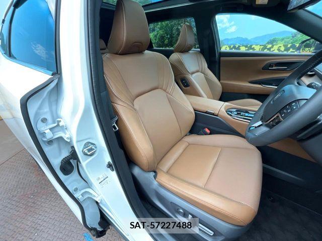 Toyota CROWN ESTATE 2025-09 8879215-6
