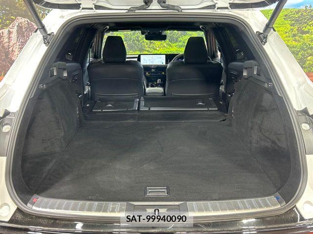 Toyota CROWN ESTATE 2025-06 8883453-9