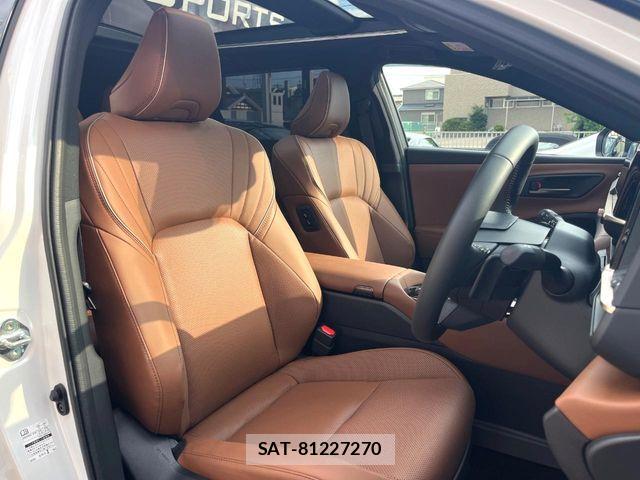 Toyota CROWN ESTATE 2025-01 8883452-7