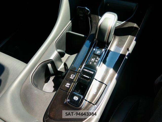 Toyota CROWN ESTATE 2025-09 8883454-28