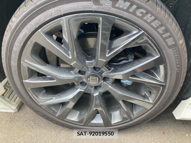 Toyota CROWN ESTATE 2026-02 8229372-9