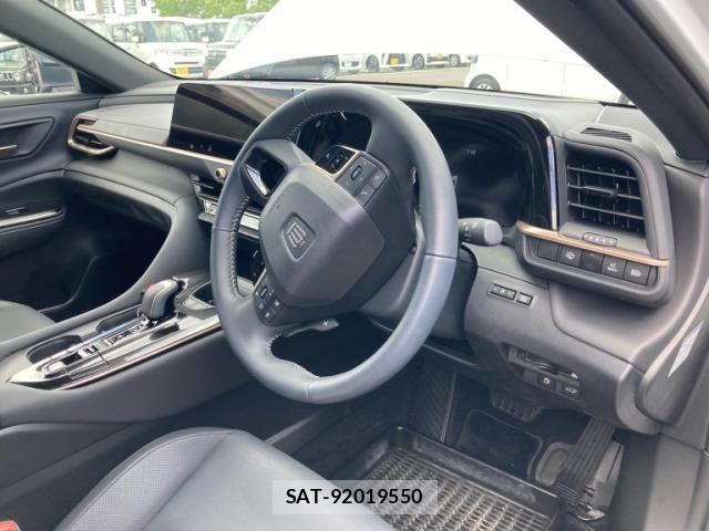 Toyota CROWN ESTATE 2026-02 8229372-13