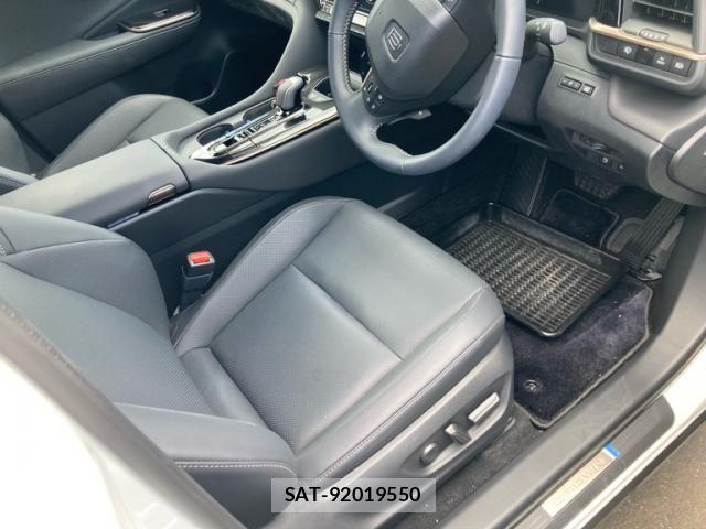 Toyota CROWN ESTATE 2026-02 8229372-15