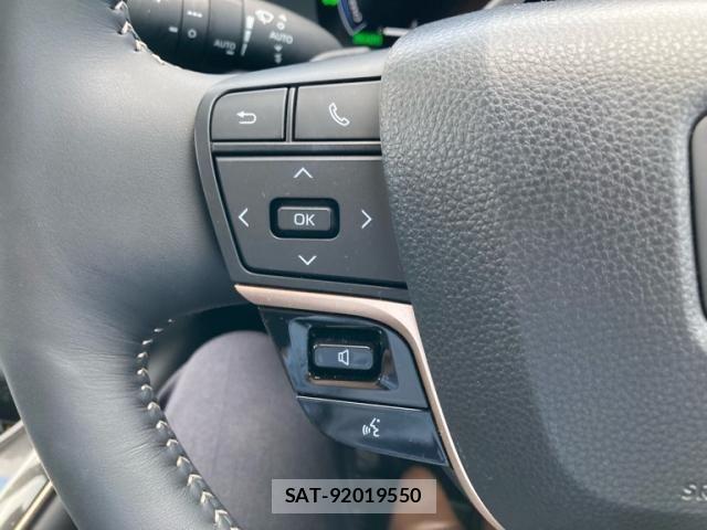 Toyota CROWN ESTATE 2026-02 8229372-20