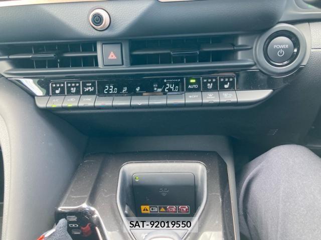 Toyota CROWN ESTATE 2026-02 8229372-27