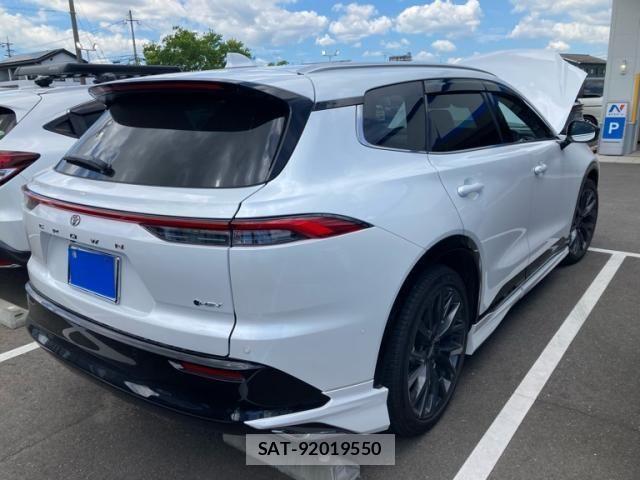 Toyota CROWN ESTATE 2026-02 8229372-5