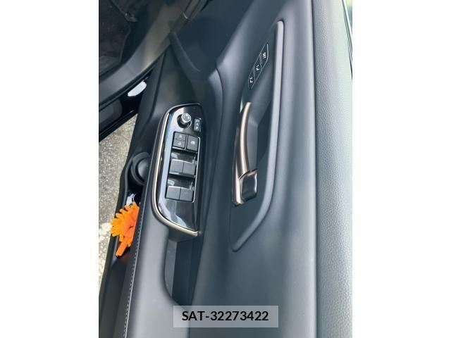 Toyota CROWN ESTATE 2025-07 8741321-11