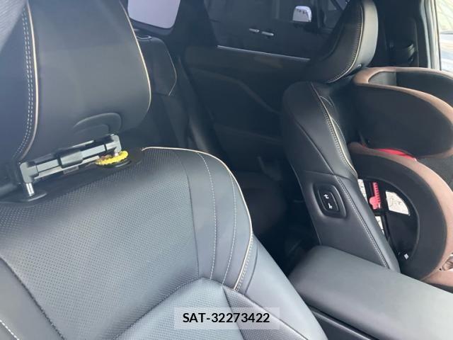 Toyota CROWN ESTATE 2025-07 8741321-12