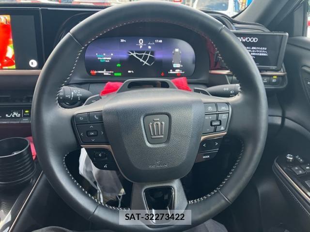 Toyota CROWN ESTATE 2025-07 8741321-18