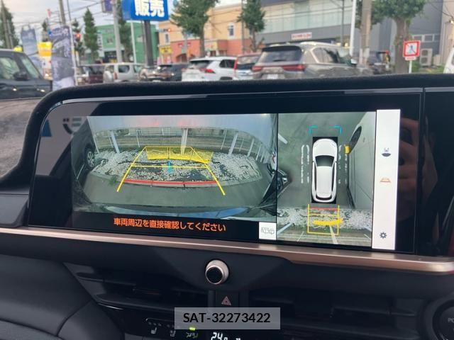 Toyota CROWN ESTATE 2025-07 8741321-24