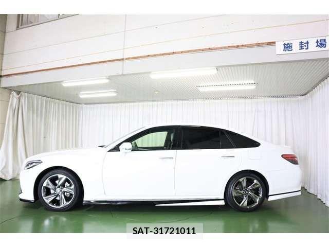 Toyota CROWN 2019-04 1325801-1