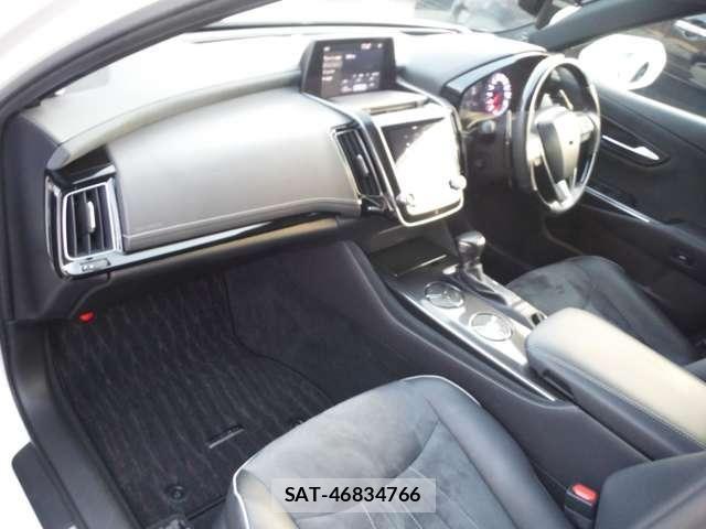 Toyota CROWN 2018-08 6010622-13