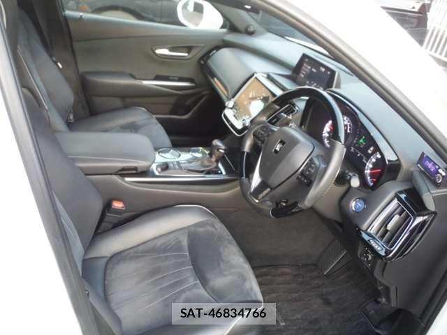 Toyota CROWN 2018-08 6010622-18