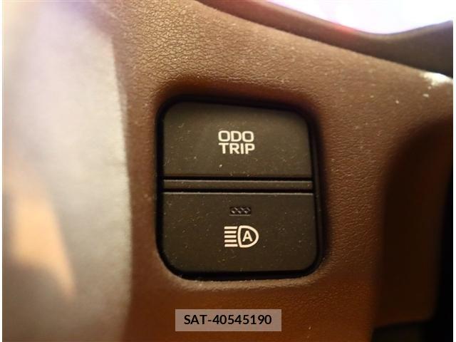 Toyota CROWN 2018-08 6992726-16