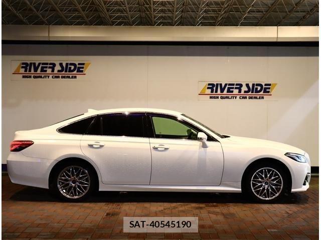 Toyota CROWN 2018-08 6992726-1