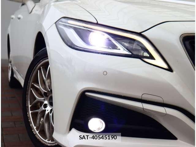 Toyota CROWN 2018-08 6992726-28