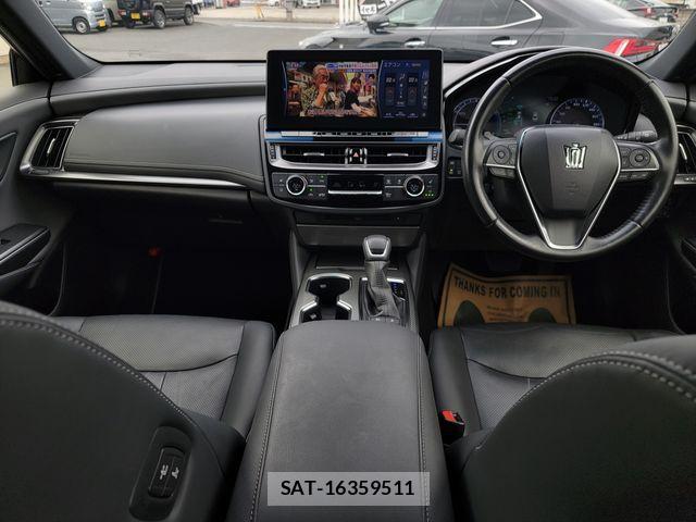 Toyota CROWN 2021-11 7615771-19
