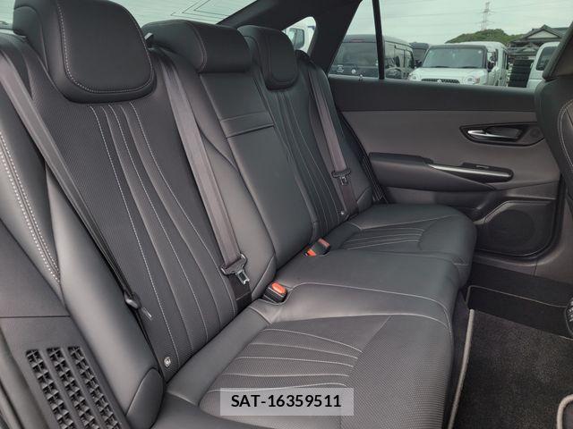 Toyota CROWN 2021-11 7615771-20