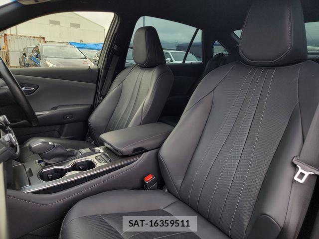 Toyota CROWN 2021-11 7615771-21