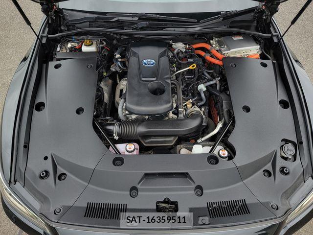 Toyota CROWN 2021-11 7615771-28
