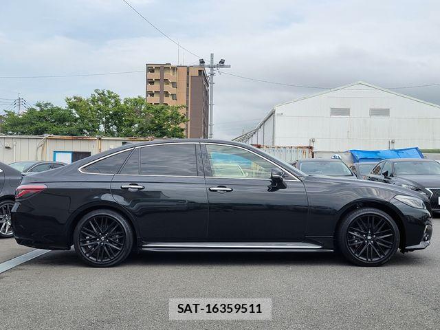 Toyota CROWN 2021-11 7615771-3
