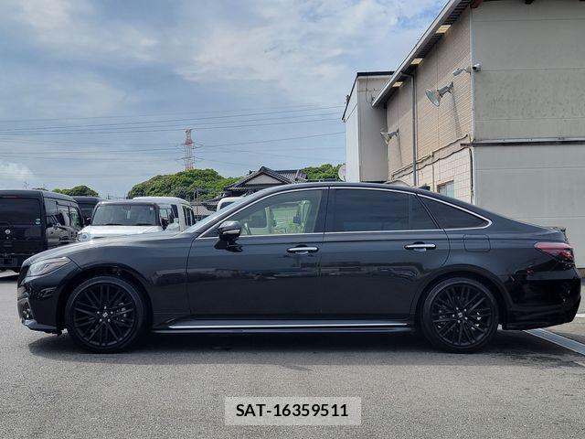 Toyota CROWN 2021-11 7615771-6